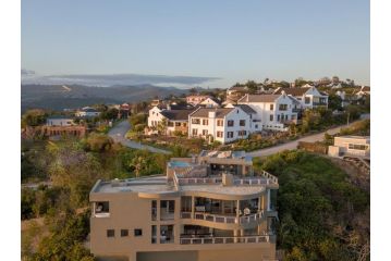 Dazzling View, Knysna - Stunning holiday villa with roof deck & 360Â° views Villa, Knysna - 4