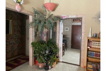 De African Rock guesthouse Guest house, Roodepoort - 4