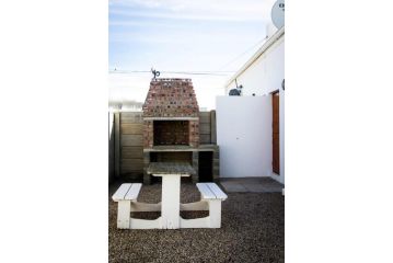 De Hoek Selfsorg Eenhede Apartment, Beaufort West - 4