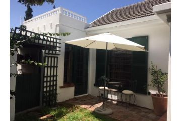 Delightful Surrey Street Guest house, Cape Town - 1