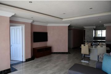 The Sails Deluxe 2 bedroom Apartment, Durban - 4