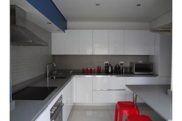 Designer Studio Camps Bay Apartment, Cape Town - 1