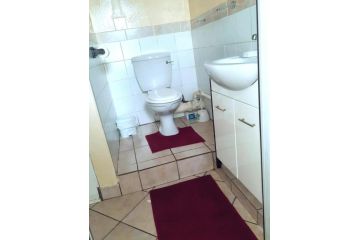 Die Gastehuis Room 8 Guest house, Klerksdorp - 3