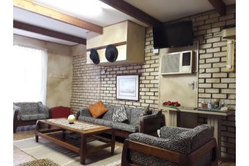 Die Plasie Two-Bedroom Flat Apartment, Hartbeespoort - 2