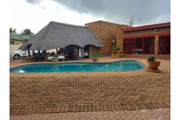Die Rooi Windpomp Bed and breakfast, Polokwane - 1