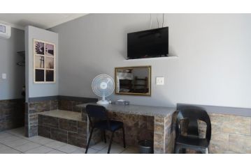 Die Windpomp Gastehuis Guest house, Beaufort West - 3