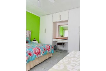 Direct Access to the Beach Apartment, Port Edward - 3