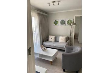 Distinguished Studio with Patio Apartment, Cape Town - 2