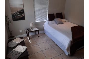 Dolce Vita Self Catering Apartment, Franschhoek - 4