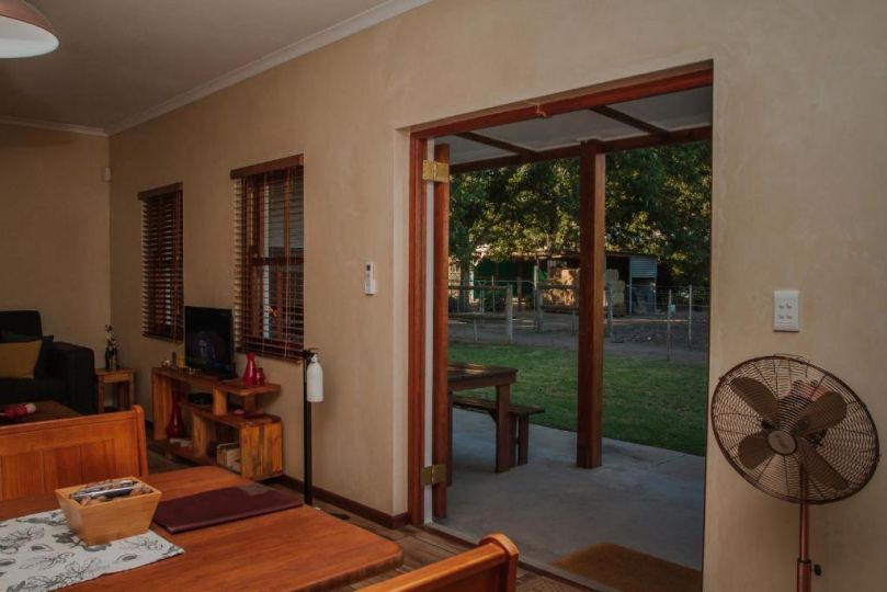 Dolittle Cottages Chalet, Swellendam - imaginea 20