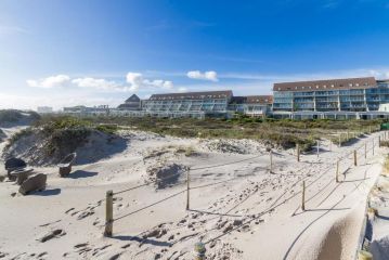 Dolphin Beach E35 by HostAgents Apartment, Cape Town - 3