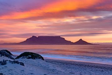 Dolphin Beach E5 by HostAgents Apartment, Bloubergstrand - 1