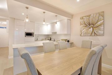 Dolphin Beach H106 by HostAgents Apartment, Bloubergstrand - 4