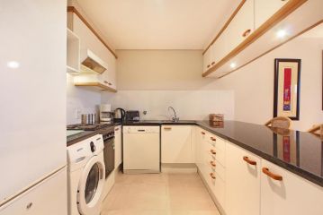Dolphin Beach H108 by HostAgents Apartment, Bloubergstrand - 3