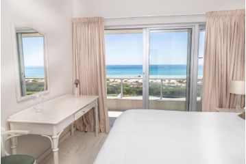 Luxury Private Beachfront 2 bedroom Dolphin Apartment, Blouberg, Cape Town Apartment, Cape Town - 3