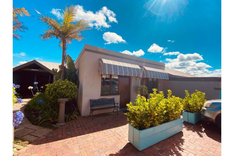 Dolphin Circle Bed and breakfast, Plettenberg Bay - imaginea 1