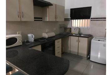 Dolphin Umhlanga Penthouse Guest house, Durban - 1