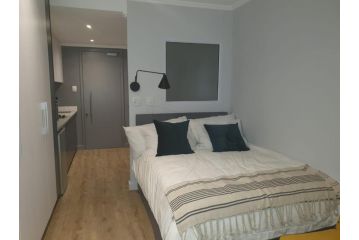 Executive Condo Studio Apartments Guest house, Cape Town - 1