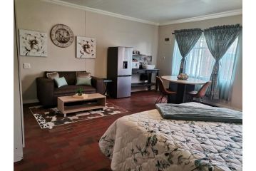 DR M BEAUTY LOUNGE AND GUEST HOUSE Guest house, Bloemfontein - 2