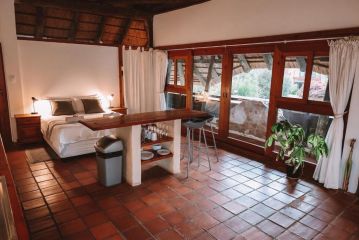Dreamland Beach House & Studios at Supertubes Apartment, Jeffreys Bay - 1