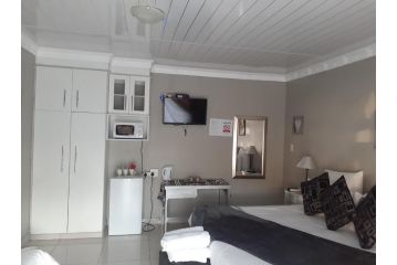 Dudsk Bed and breakfast, Newcastle - 4