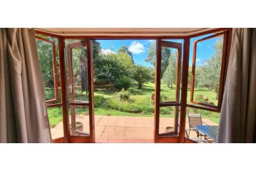 DullVino Cottage @ Critchley Guest house, Dullstroom - 2
