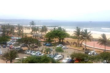 Durban Seaside Apartment, Durban - 3