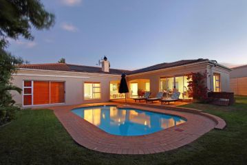 Durham Close 31 by HostAgents Villa, Bloubergstrand - 2
