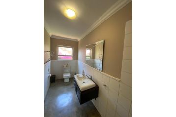 Eagles View Guest House and Business Centre Guest house, Roodepoort - 4