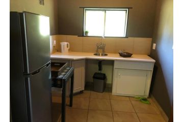 Ebenhaeser overnight accomodation Guest house, Bela-Bela - 4