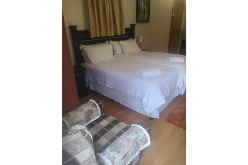 Ebony and Ivory Guesthouse Guest house, Bloemfontein - imaginea 3