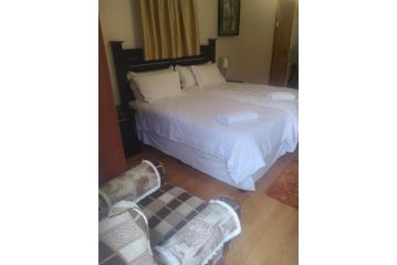 Ebony and Ivory Guesthouse Guest house, Bloemfontein - 3