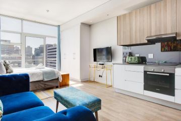 Eclectic Blue City View Apartment, Cape Town - 1