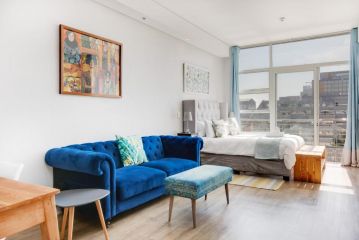 Eclectic Blue City View Apartment, Cape Town - 3