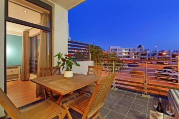 Eden On The Bay 108 by HostAgents Apartment, Bloubergstrand - 1