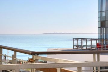 Eden On The Bay 118 by HostAgents Apartment, Bloubergstrand - 2