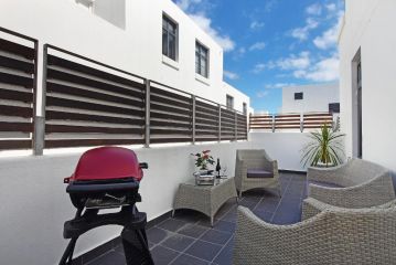 Eden on The Bay 125 by HostAgents Apartment, Bloubergstrand - 2