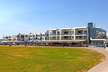 Eden on The Bay 125 by HostAgents Apartment, Bloubergstrand - 5