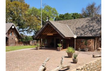 Ekuthuleni Hippo Rock Apartment, Hoedspruit - 2
