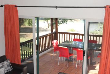 Ekuthuleni River Front Chalets Chalet, Hoedspruit - 4