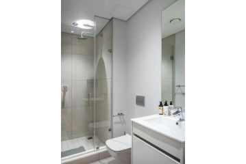 Elegant 1 bedroom apartment in Waterfall Apartment, Midrand - 4