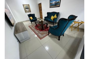 Safi Self Catering Suites - 5 Apartment, East London - 1