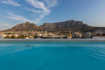 Hip House Spectacular Table Mountain Views City Centre Vibes Apartment, Cape Town - 2