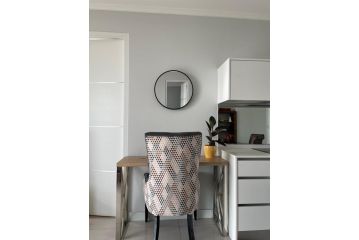 Ellipse Waterfall Upmarket Apartment, Midrand - 3