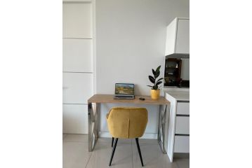 Ellipse Waterfall Upmarket Apartment, Midrand - 4