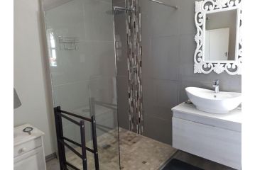 Emmaus-On-Sea Apartment, Yzerfontein - 1