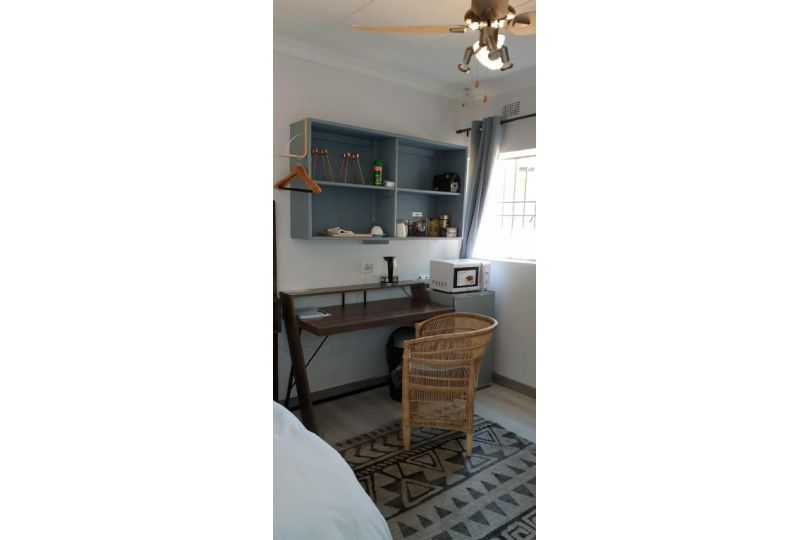 Emmaus Single Room Bed and breakfast, Bloemfontein - imaginea 3