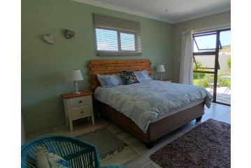 En-suite, private room, free WIFI in Plett Guest house, Plettenberg Bay - 1