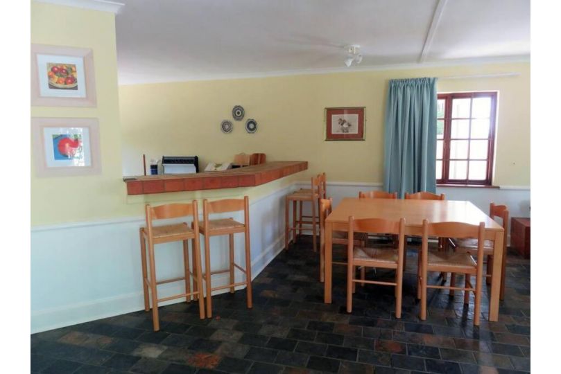 Entire 4 B/R family holiday home, 8 mins 2 Beach, Plettenberg Bay Guest house, Plettenberg Bay - imaginea 5