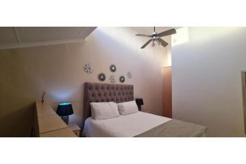 Entire Loft on Lunnon St, Hillcrest/Hatfield Apartment, Pretoria - 1